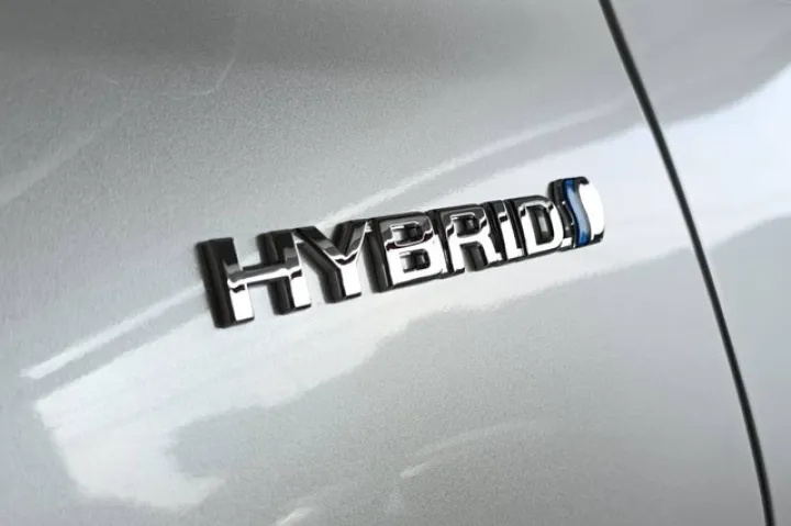 Penjualan Mobil Hybrid Mengalami Peningkatan, Pengamat: Opsi Transisi yang Realistis dengan Risiko Minimal