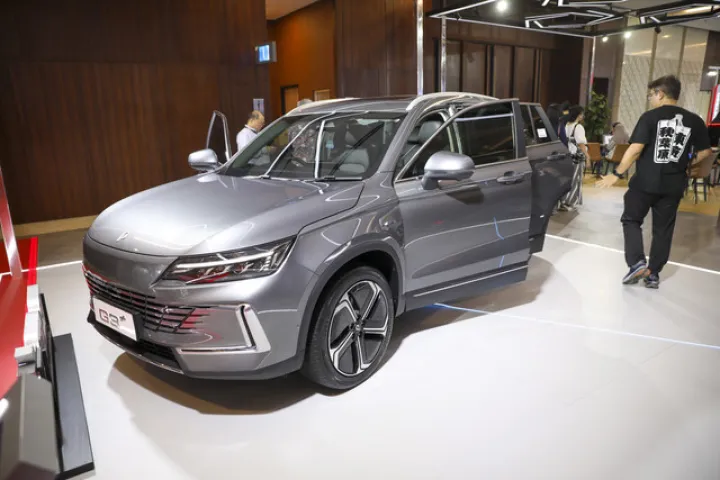 Rapor Penjualan Mobil Listrik Polytron Selama 2025, Lewati Hyptec hingga Hyundai