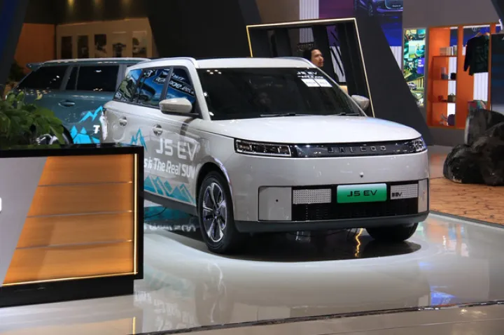 BYD Atto 1 Kuasai Pasar Mobil Listrik Indonesia November 2025