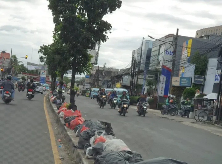 Krisis Sampah Tangerang Selatan: Sistem Pengelolaan Gagal, Pelayanan Dasar Runtuh