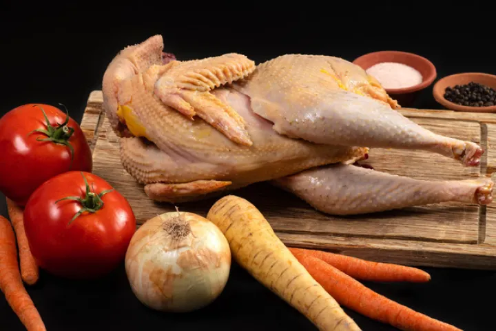 Chef Asal Padang Jelaskan Perbedaan Daging Ayam Kampung dan Pejantan