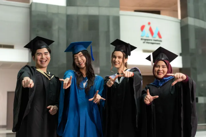 Tantangan Orang Tua dalam Menentukan Pendidikan Tinggi Anak: Pertimbangan Stabilitas dan Prospek Masa Depan