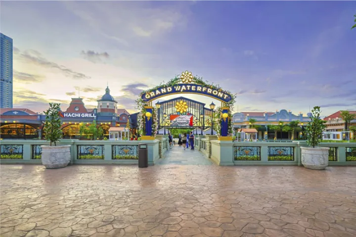 Grand Waterfront Kelapa Gading Resmi Dibuka, Ada 8 Tenant Kuliner Menarik