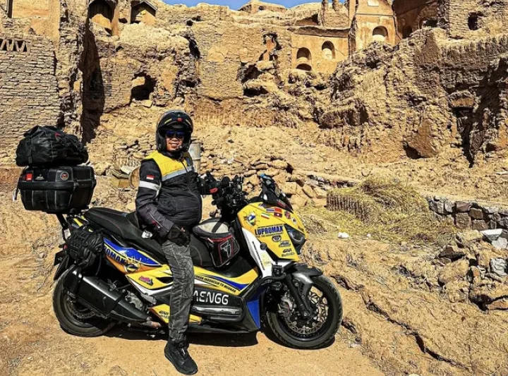 Kisah Perjalanan Om Daeng dari Indonesia ke Makkah Menggunakan Yamaha XMAX