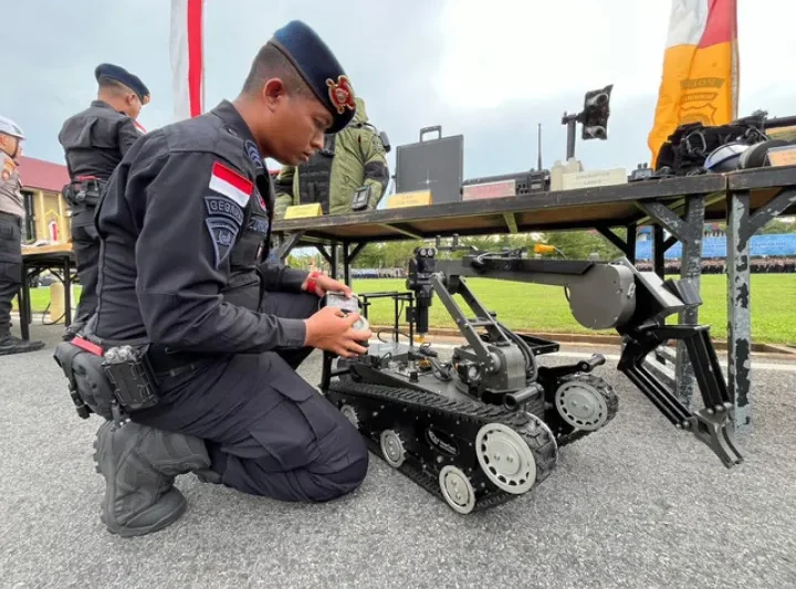 Operasi Lilin Kapuas 2025, Polda Kalbar Kerahkan Robot Penjinak Bom Digital Vanguard