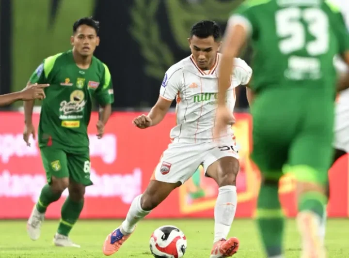 Super League: Gol Bunuh Diri Warnai Laga Imbang Persebaya vs Borneo FC